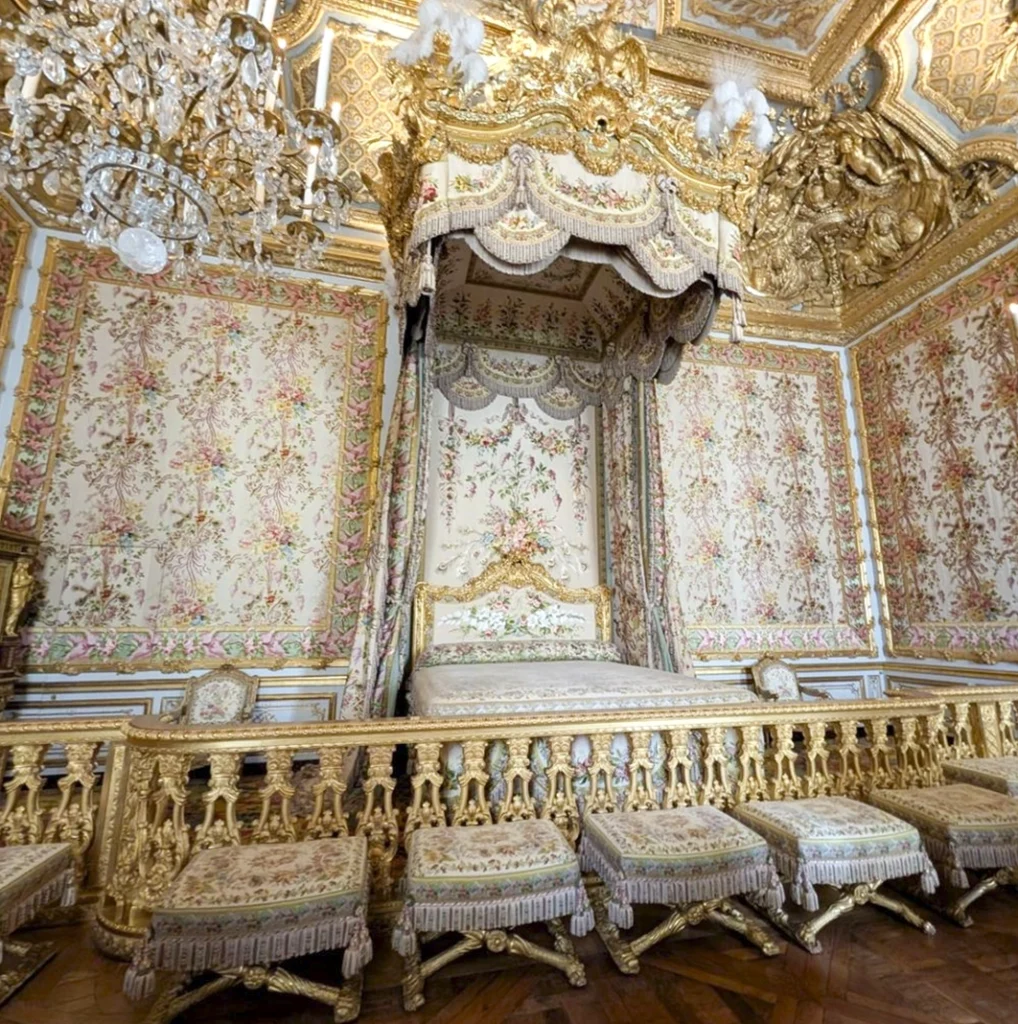 das Schlafzimmer der Königin the Queen's bedroom slaapkamer van de Koningin Paleis van Versailles