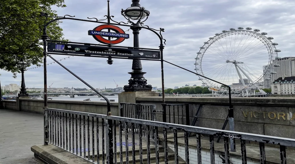 U-Bahn beim London Eye