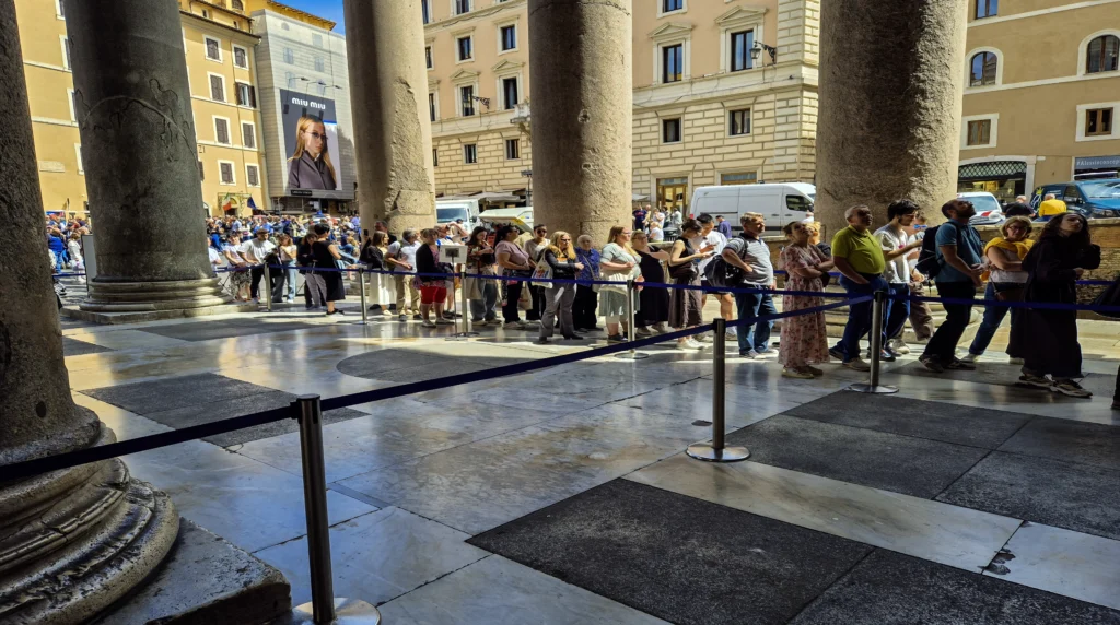 Warteschlange für das Pantheon in Rom