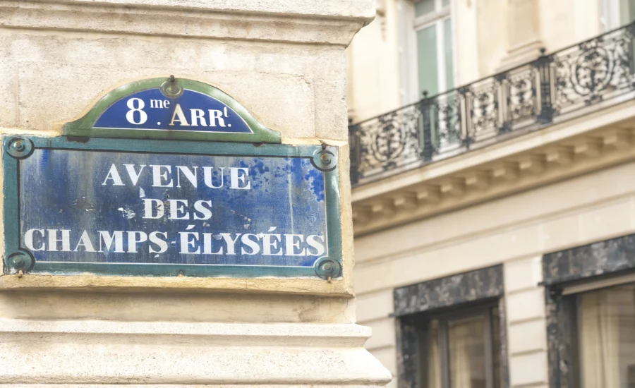 Champs-Élysées in Parijs: 
Champs-Élysées in Paris