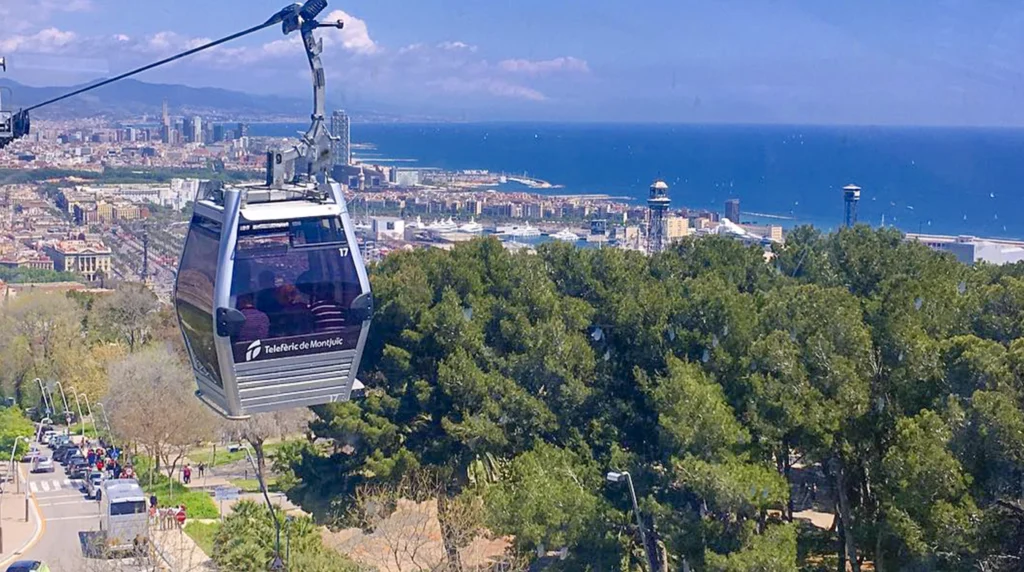 Montjuïc cable car in Barcelona Montjuïc cable car Montjuïc-Seilbahn