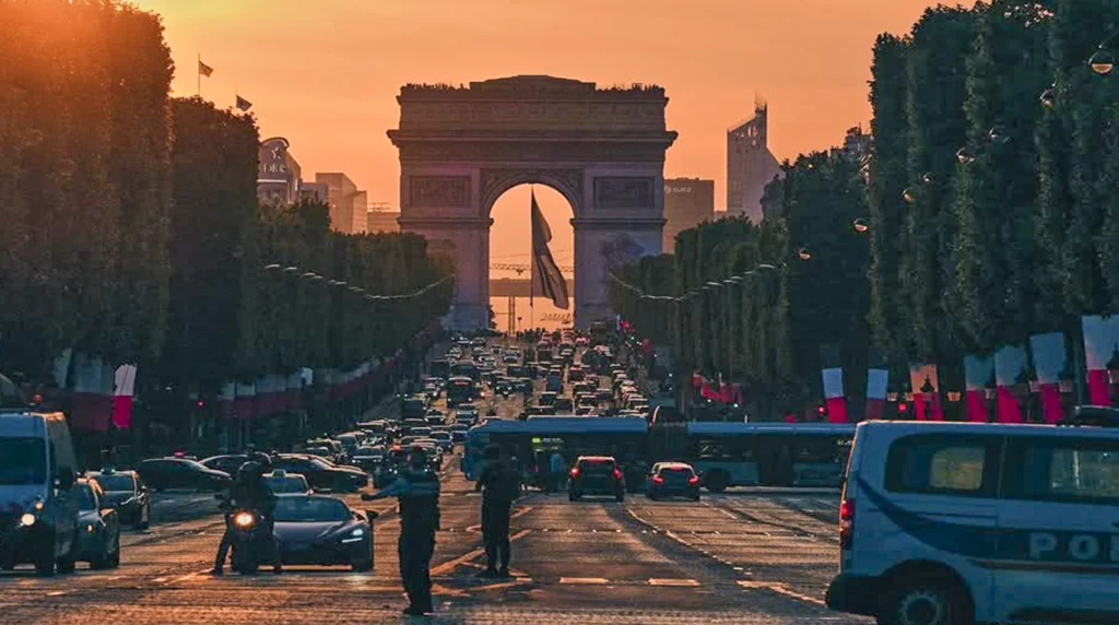 Die Champs-Élysées in Paris