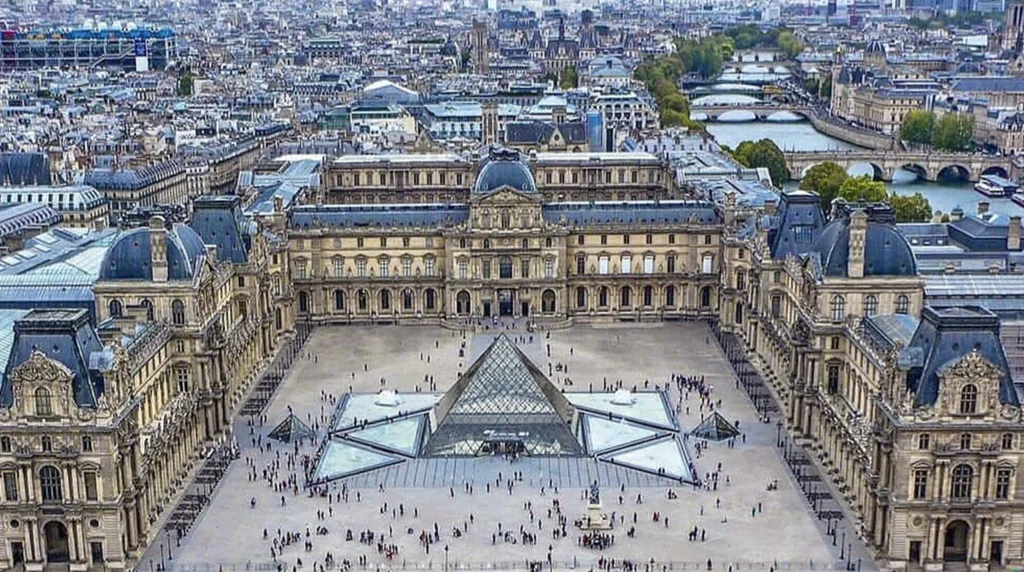Louvre im Paris