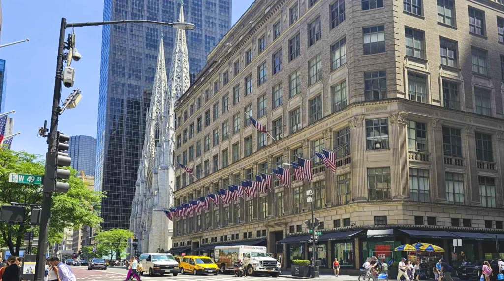 Manhattan Fifth Avenue in New York Midtown Manhattan