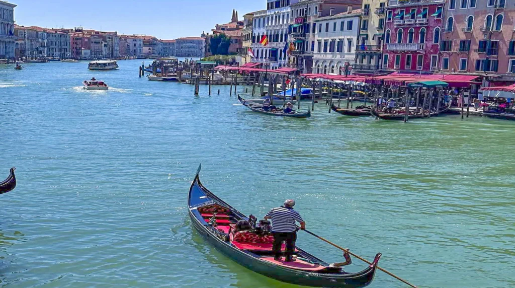 Bezienswaardigheden in Venetië-Gondeltocht Sights in Venice sehenswürdigkeiten in Venedig venetie bezoeken in de zomer venetie bezoeken in de lente Visiting Venice Venedig Besuchen Venetië in 1 dag Gondelvaart in Venetië gondola ride Gondelfahrt