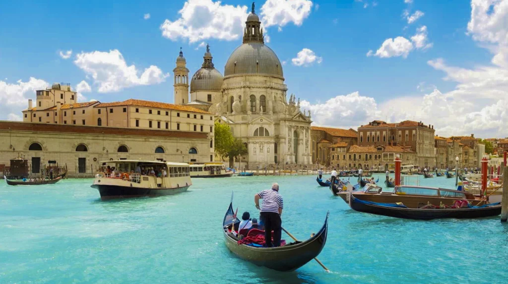Gondelvaart in Venetië