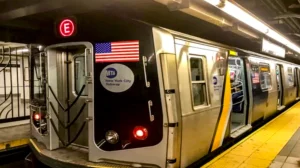 metro-E-train-new york-transfers JFK Airport