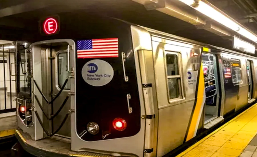 metro-E-train-new york-transfers JFK Airport