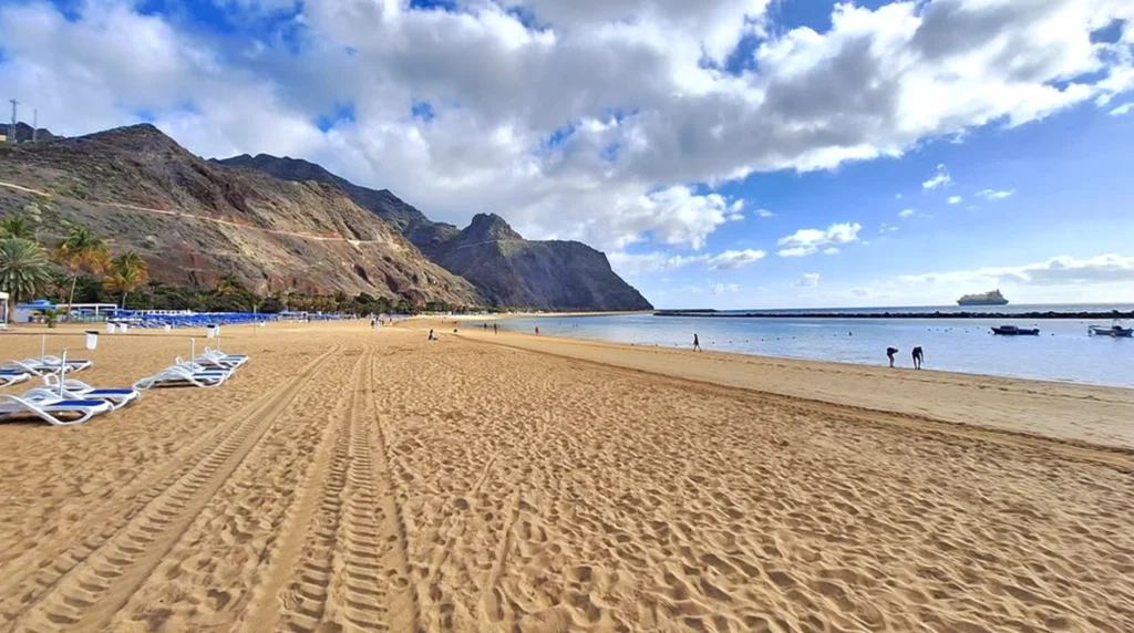 stranden op Tenerife-Playa de las Teresitas