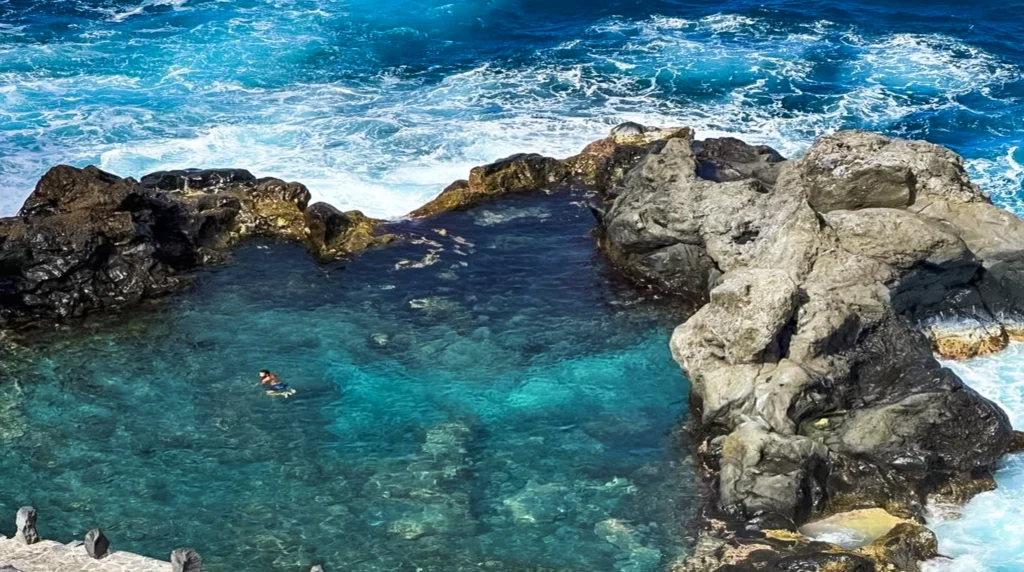 Natuurlijke zwembaden op Tenerife Natural 
pools in Tenerife 
Natürliche Pools auf Teneriffa
Charco de La Laja