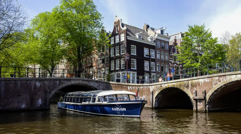 Grachtenfahrt – Heineken Experience in Amsterdam