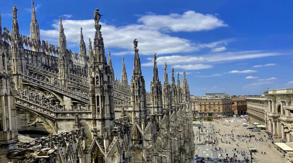 uitzicht vanaf het dak van de Duomo di Milano