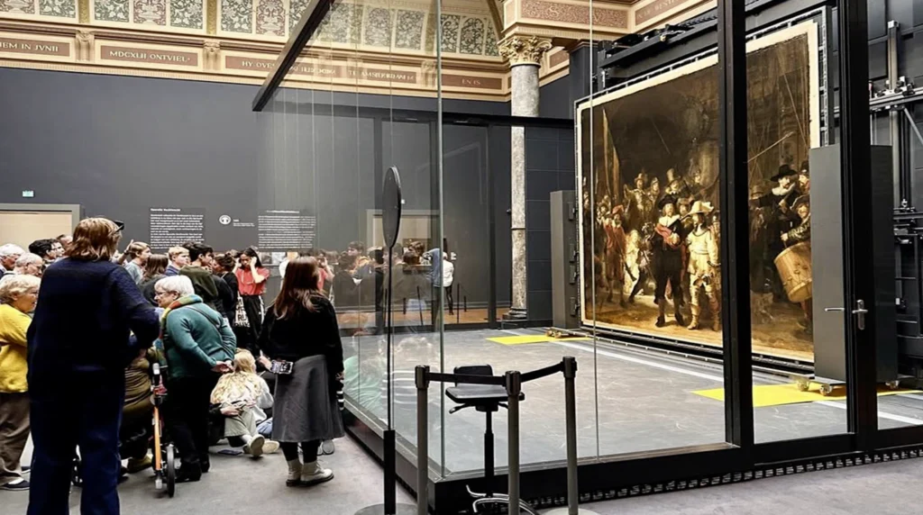 Der Nachtwacht-Saal im Rijksmuseum in Amsterdam