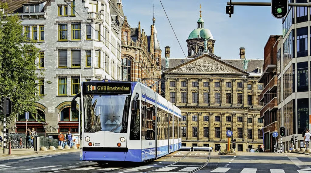 Goedkoop door Amsterdam reizen met het GVB