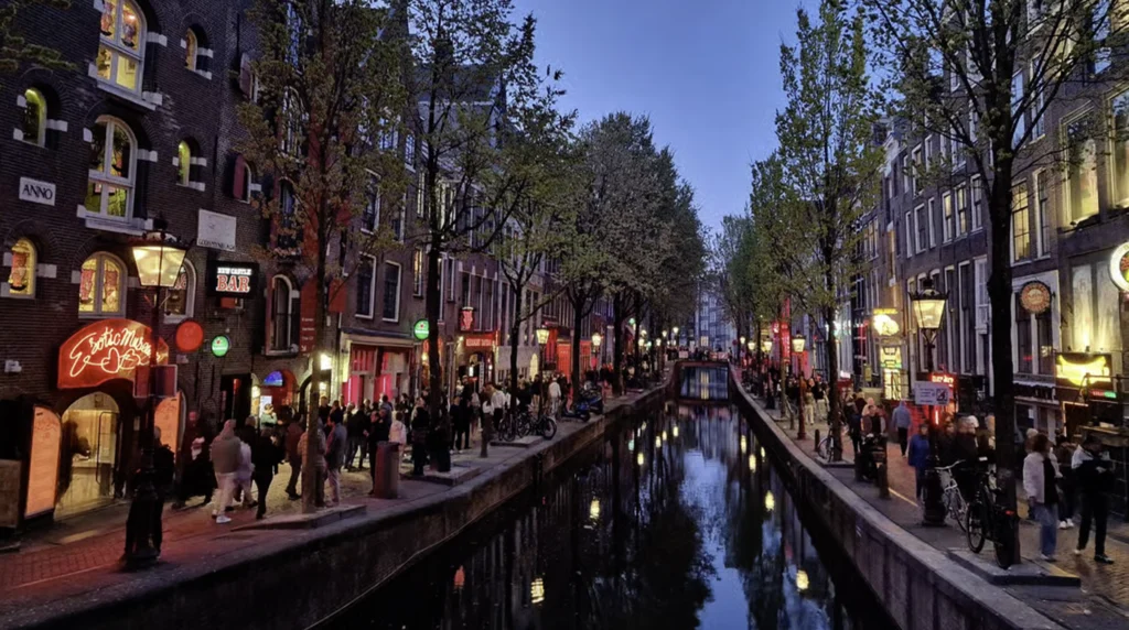 Wandeltours door Amsterdam-rosse buurt
